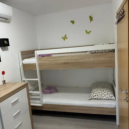 דירה Two Bedroom With Free Parking באסקה וודה