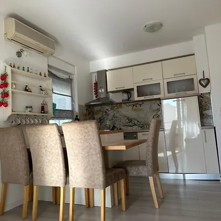 Two Bedroom With Free Parking דירה באסקה וודה
