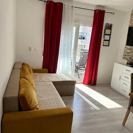 Two Bedroom With Free Parking *