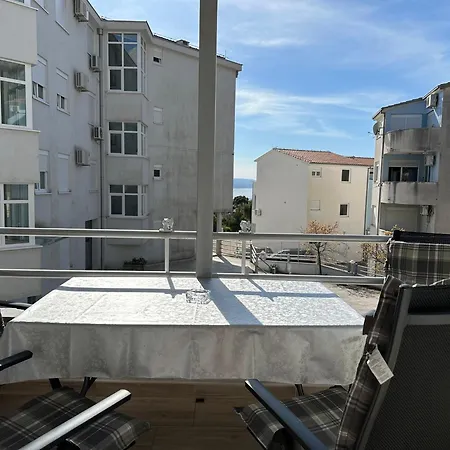 Two Bedroom With Free Parking *